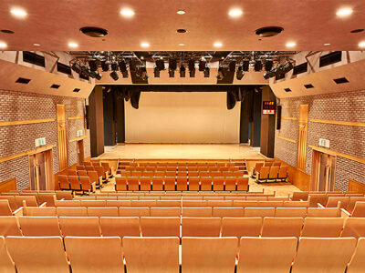 【野方区民ホール】親密な響きと実用性を兼ね備えた、大人のための表現空間