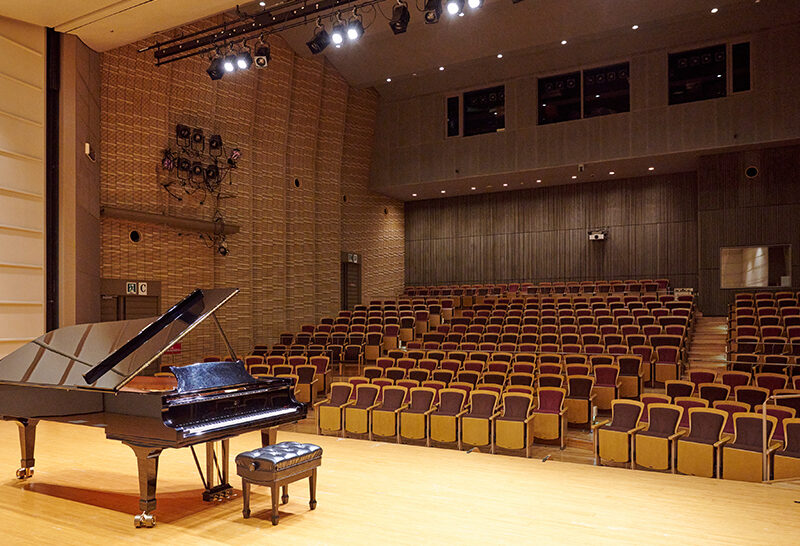 町田市鶴川緑の交流館(和光大学ポプリホール鶴川)のすべて｜座席数、音響、おすすめの用途などを徹底紹介！
